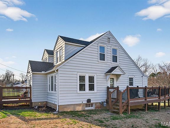 3rd image of 821 Old Cape Rd