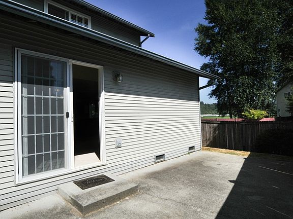 5th image of 13032 58th Ave NE