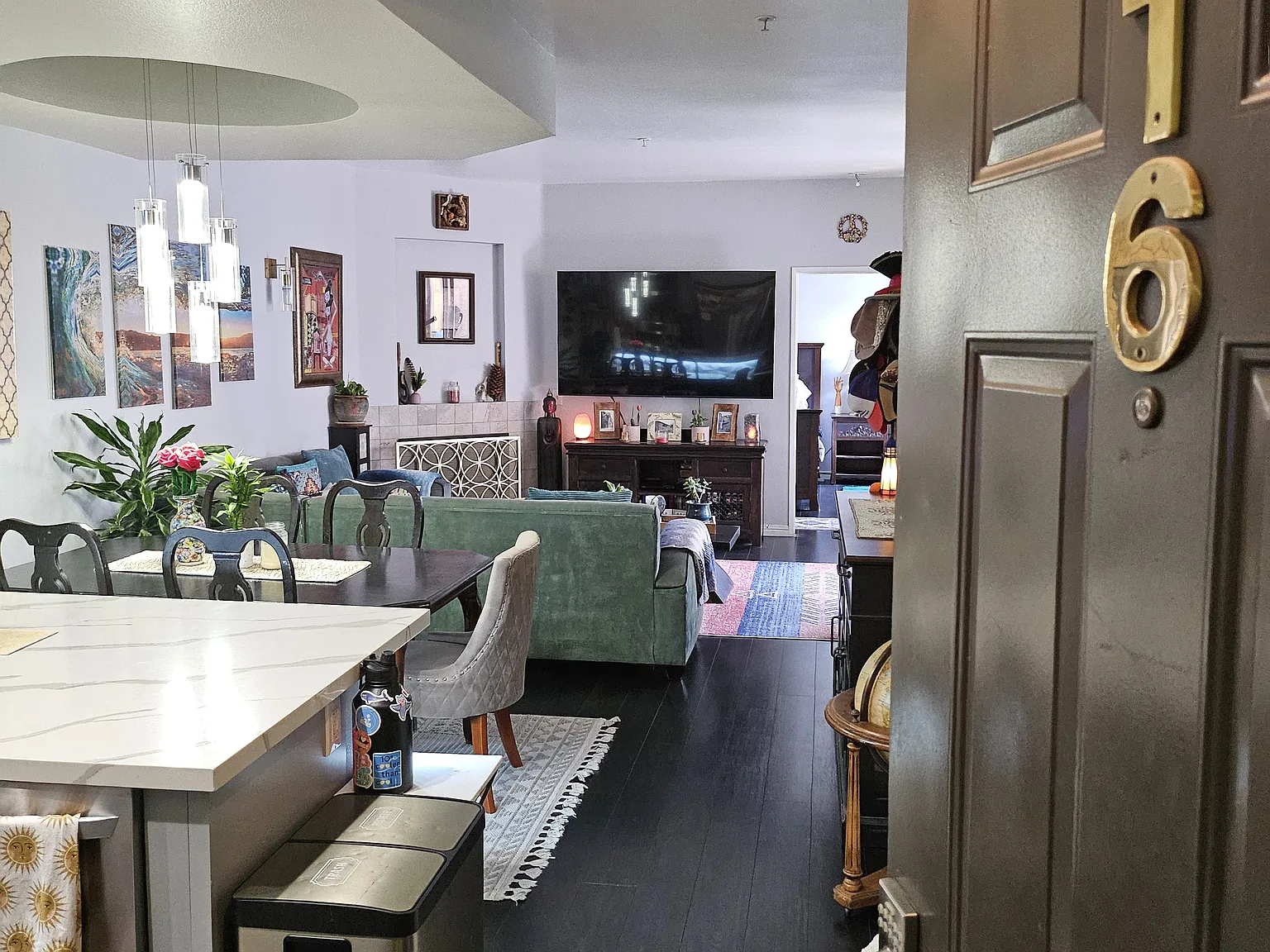 2 bed, 916 sqft, $2,000 — Photo 3