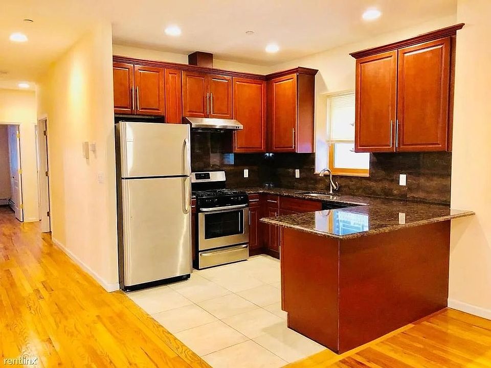 1st image of 71 Bay 28th St #2