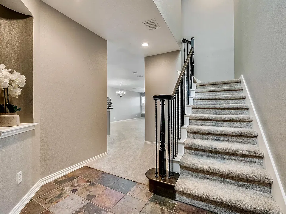 1729 Brookview Dr