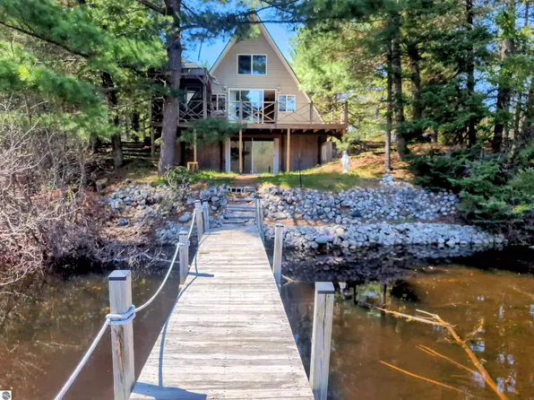 724 Lynn Dr, Roscommon, MI 48653