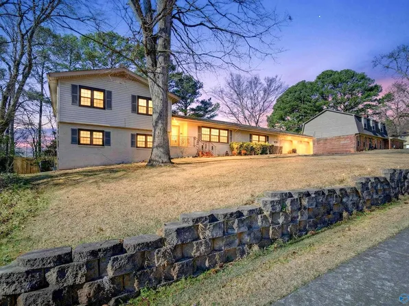 9206 Valley Ln SE, Huntsville, AL 35803