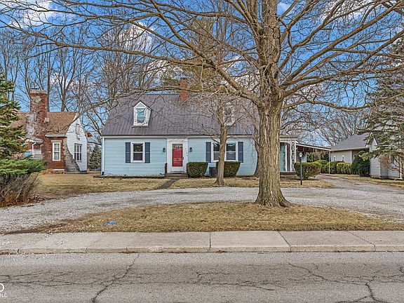 2nd image of 1104 W Wabash Ave