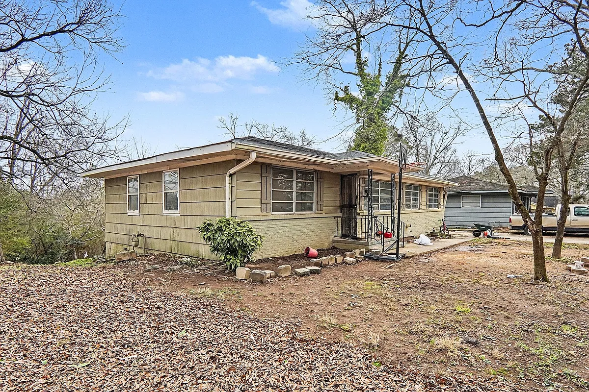 Building Photo - 1147 Oakley Dr