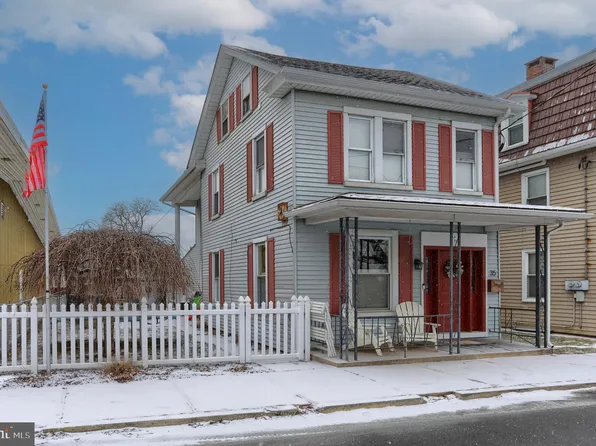 35 N College St, Palmyra, PA 17078