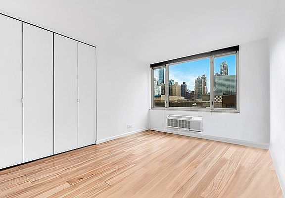 2nd image of 130 W 67th St APT 11H