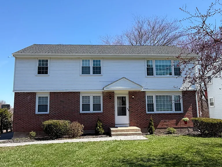 322 Middletown Ave #322 — Photo 1