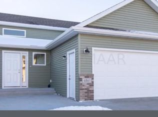 6861 Joseph St, Horace, ND 58047