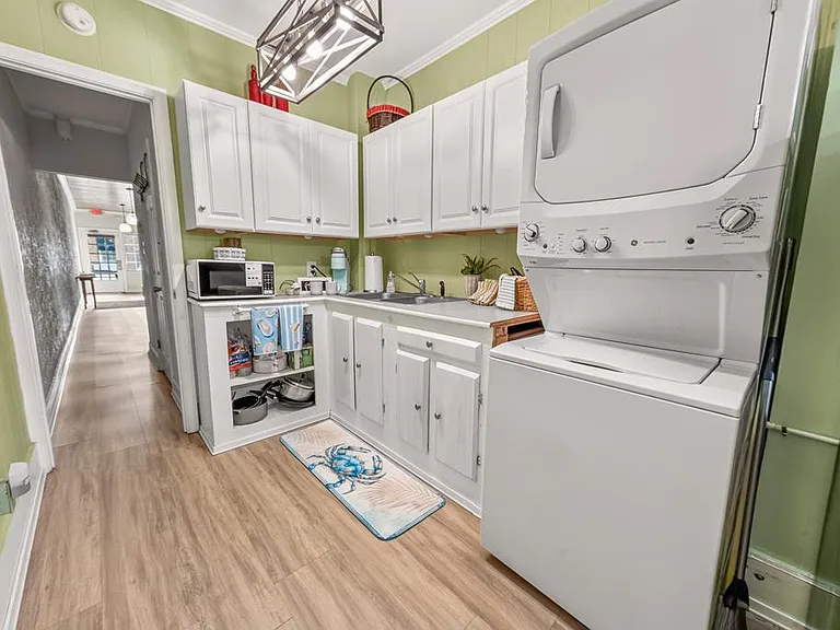 32 N Main St — Photo 15