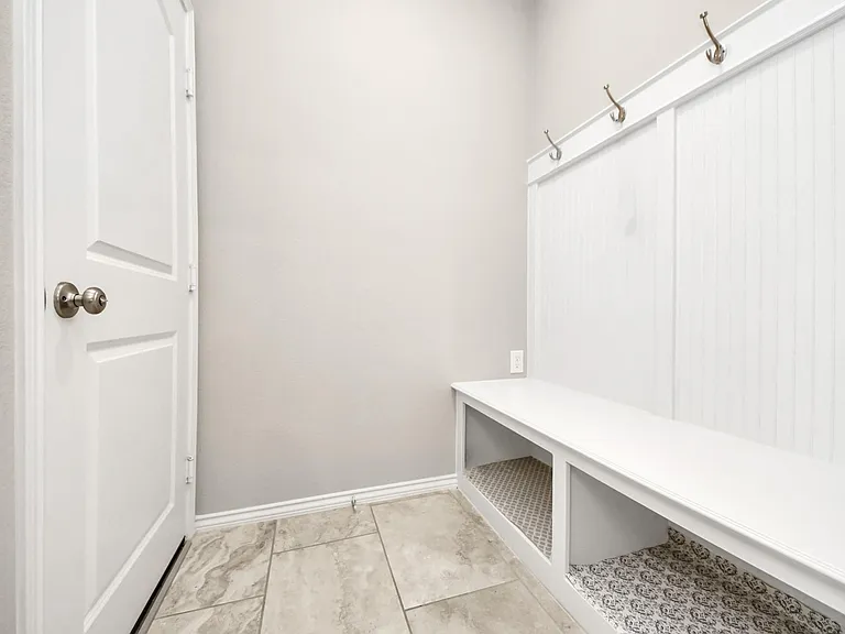 23918 Via Viale Dr — Photo 26