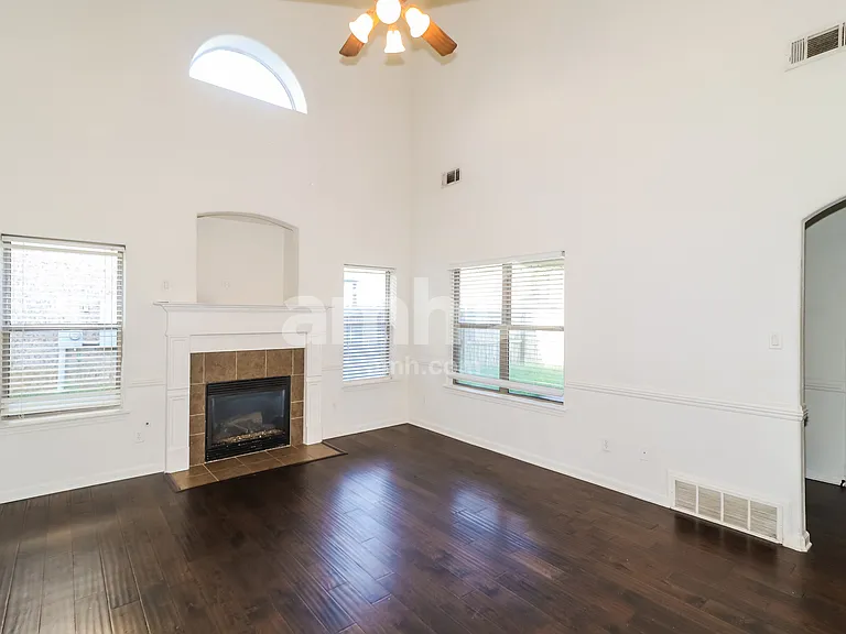 440 Green Willow Cv — Photo 5