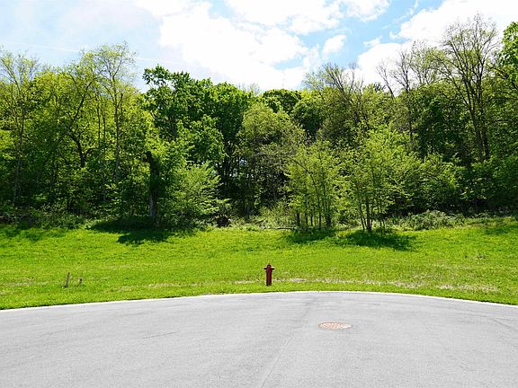 2nd image of 25 Woods Trl