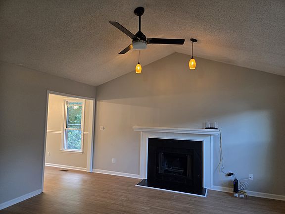 4th image of 2904 Bannf Ct
