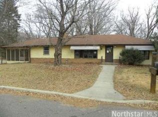 25 Sunset Dr S, Minnetonka, MN 55305
