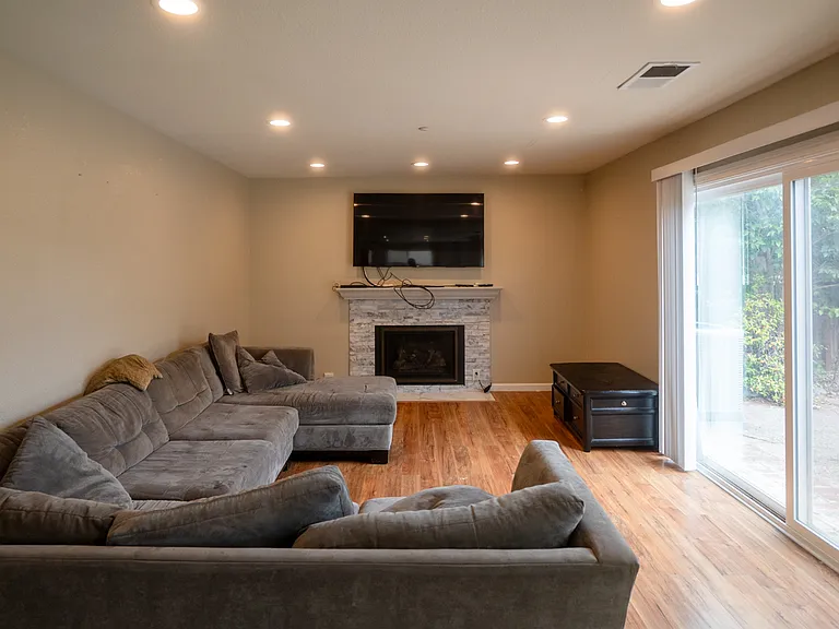 4241 Remora Dr — Photo 5