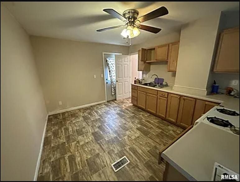 2nd image of 1228 Summer St