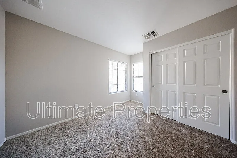 3 bed, 2.0 bath, 1204 sqft, $1,795 — Photo 3