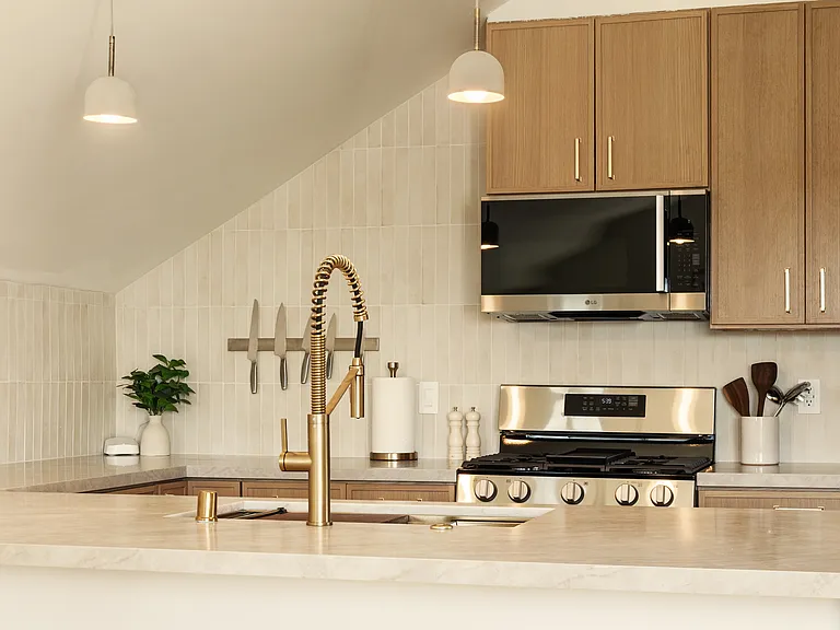 2722 S La Salle Ave #1/4 — Photo 7
