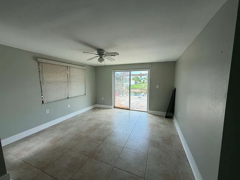 6739 Sanderling Ln — Photo 9