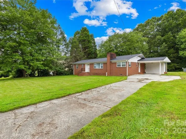 545 N Oakland Ave, Statesville, NC 28677