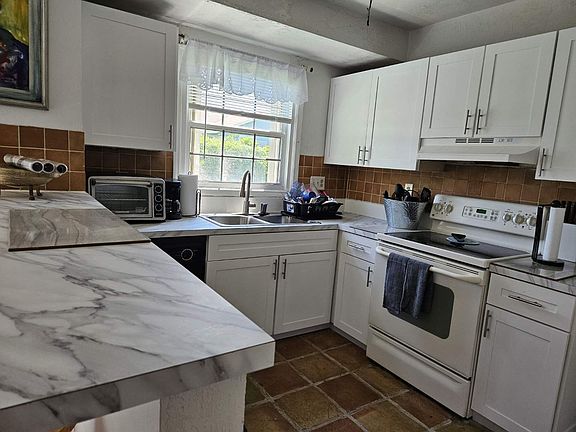 4th image of 3624 Avenue De Gien