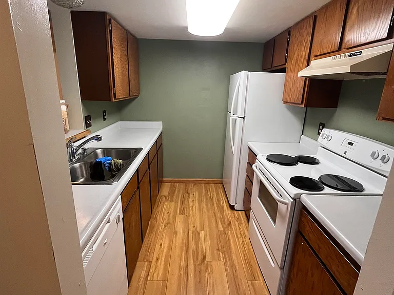 227 Woodridge St #15 — Photo 4