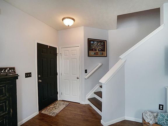 3rd image of 419 Lake Haven Ct
