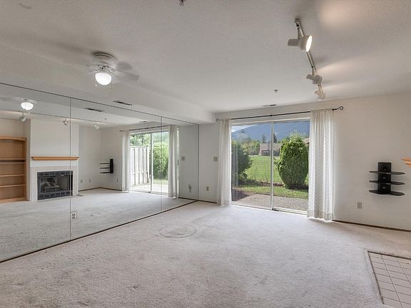 4th image of 315 E Park St APT 15