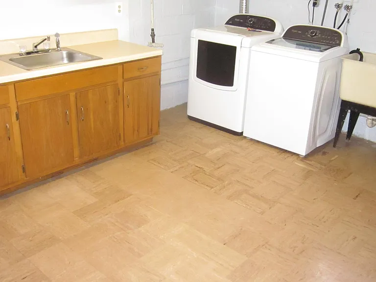 1104 Desale St SW — Photo 35