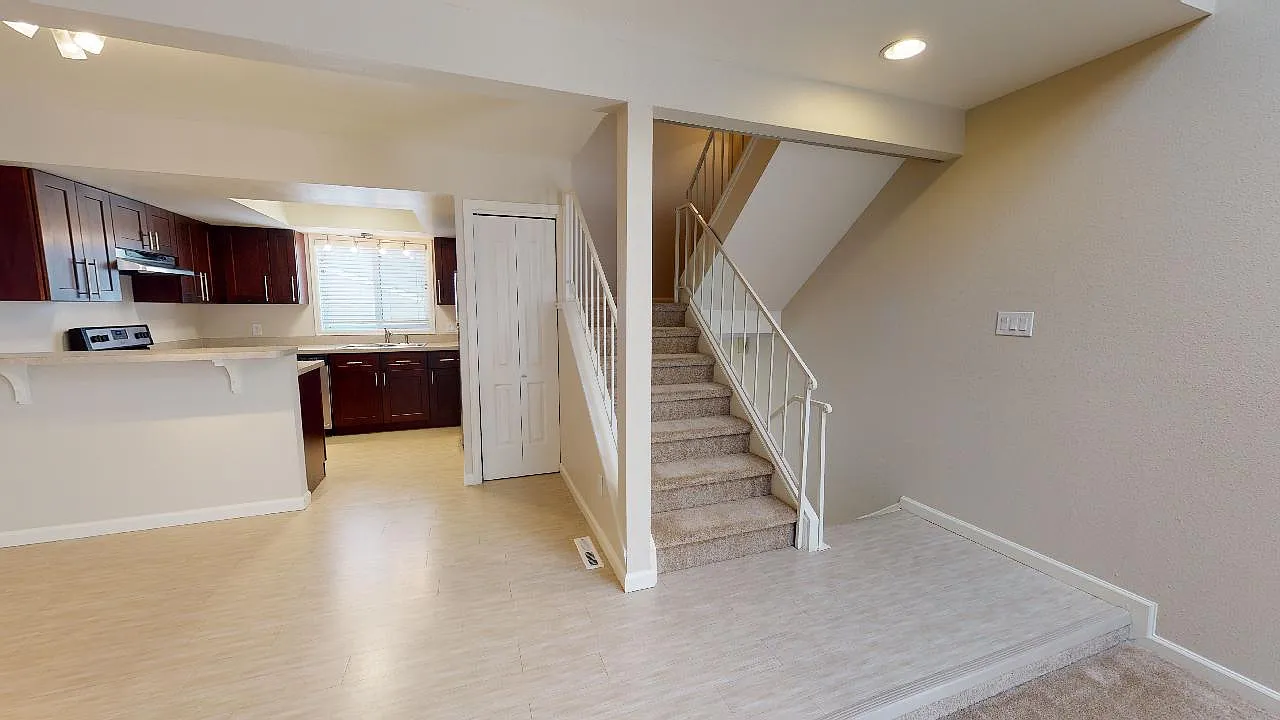 636 Arapahoe — Photo 4