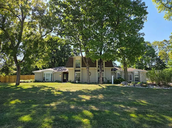 920 Pinehurst Dr, Troy, OH 45373