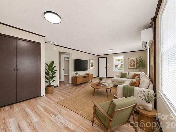 4th image of 8 Crescent St