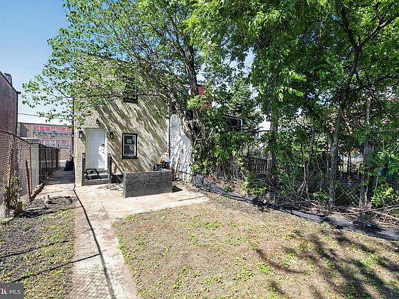 5th image of 434 Mount Vernon St