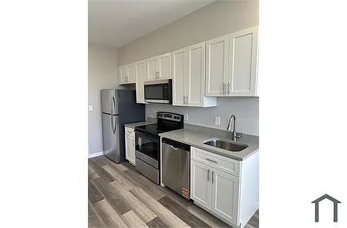 1812 H Pl NE #1 BD Photo 1