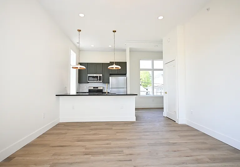 2307 Bedford Ave #8 — Photo 2