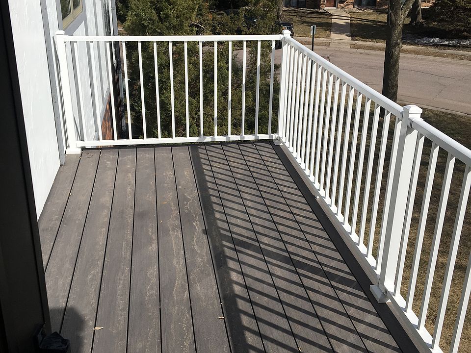 Deck off from dinette/kitchen