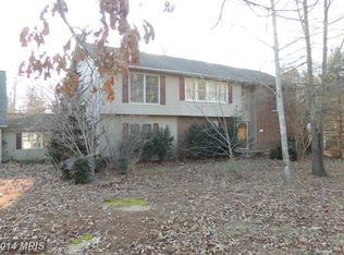 37 Hickory Ln, Bumpass, VA 23024