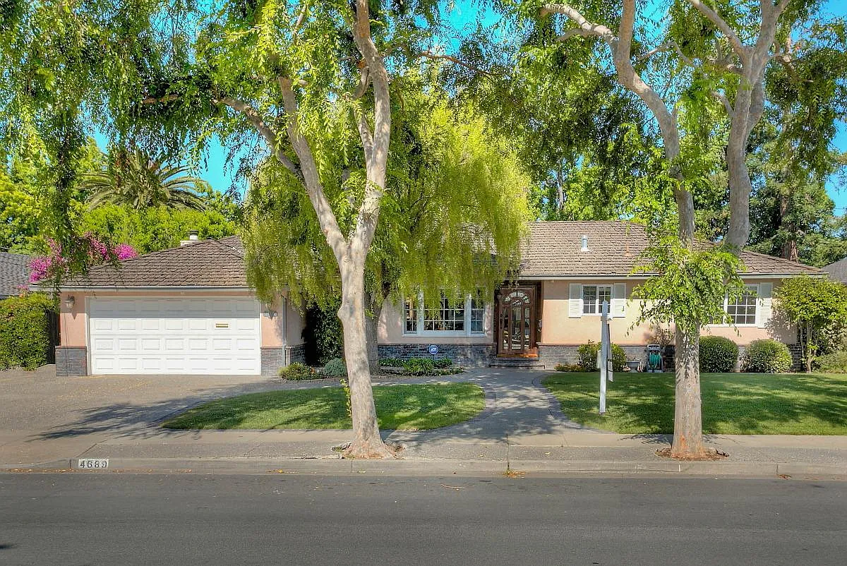 4689 Eggers Dr photo 1
