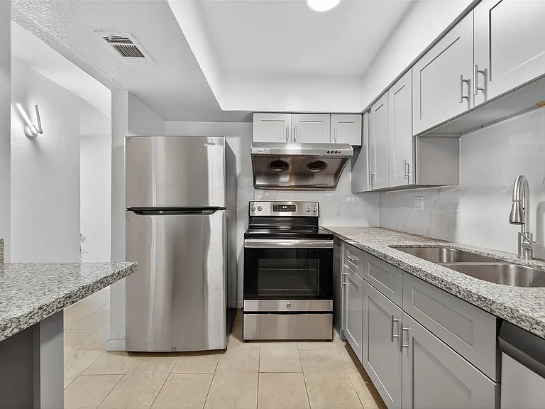 6201 Ranchester Dr #29 — Photo 1