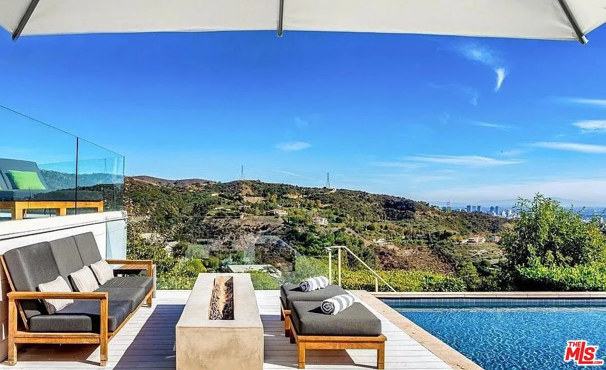 5 bed, 5.0 bath, 4633 sqft, $35,000 — Photo 4