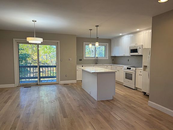 2nd image of 76 Crossroads Ln