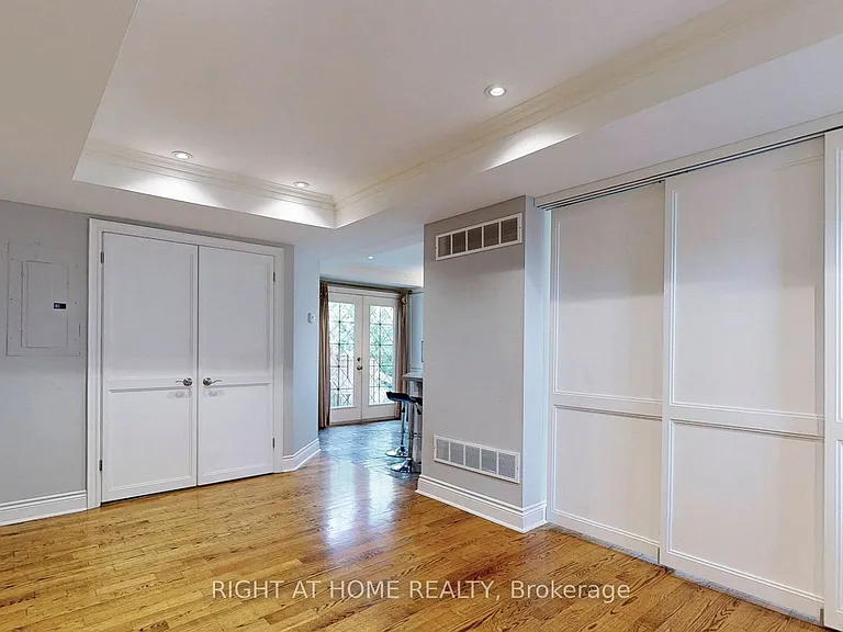 1186 Royal York Rd #2 — Photo 6