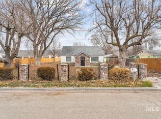 317 E Ithaca St, Caldwell, ID 83605
