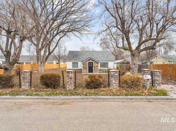 317 E Ithaca St, Caldwell, ID 83605