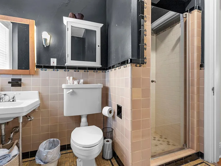 1785 Dupont Ave S #UPPER — Photo 36