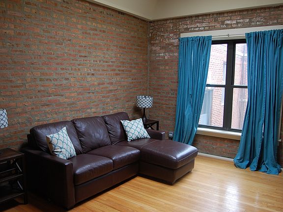 4th image of 905 W Cornelia Ave APT 3W