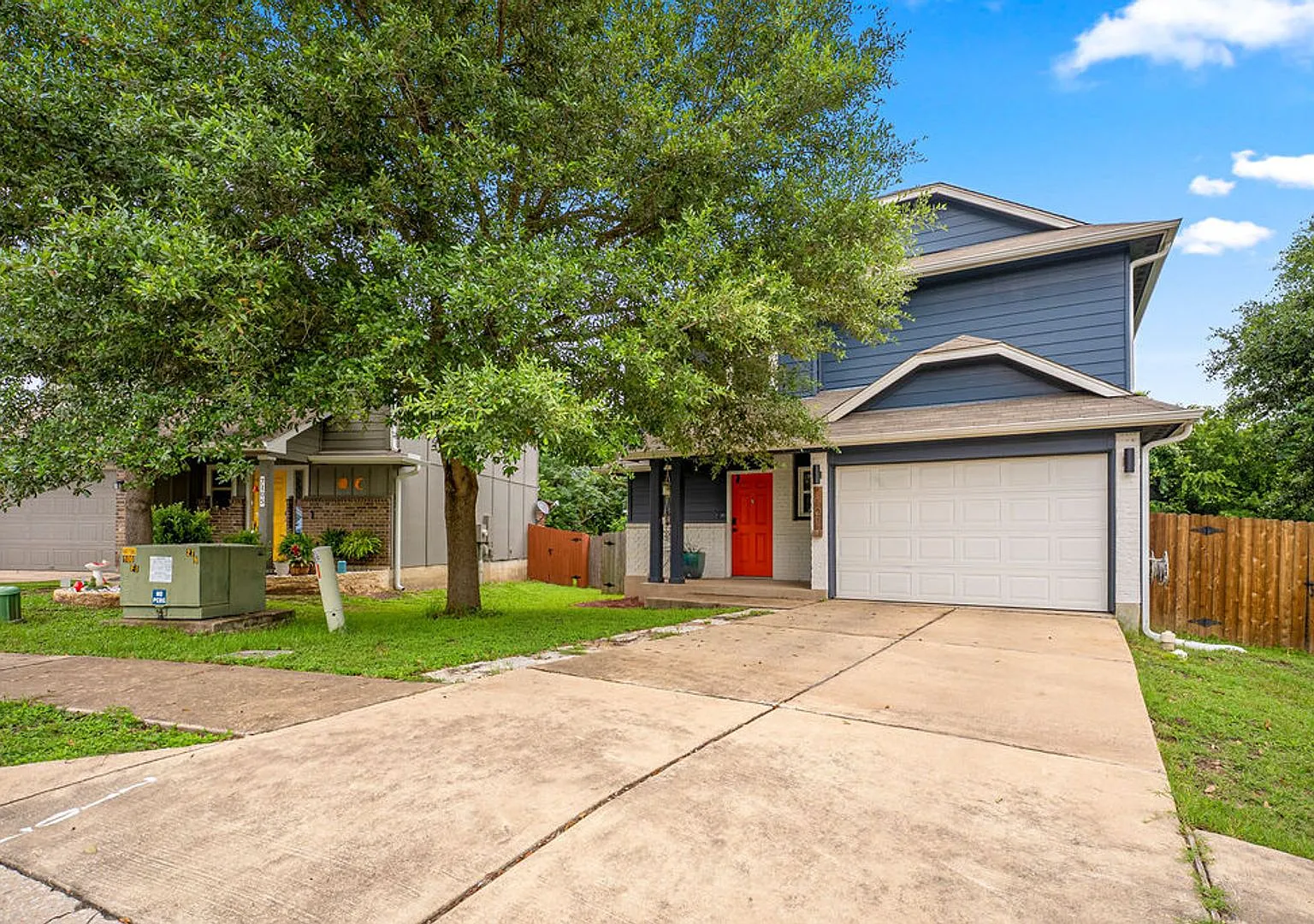 Beautiful 3 bedroom, 2.5 bathroom home in Southeast Austin with ADU Office Space — Photo 1