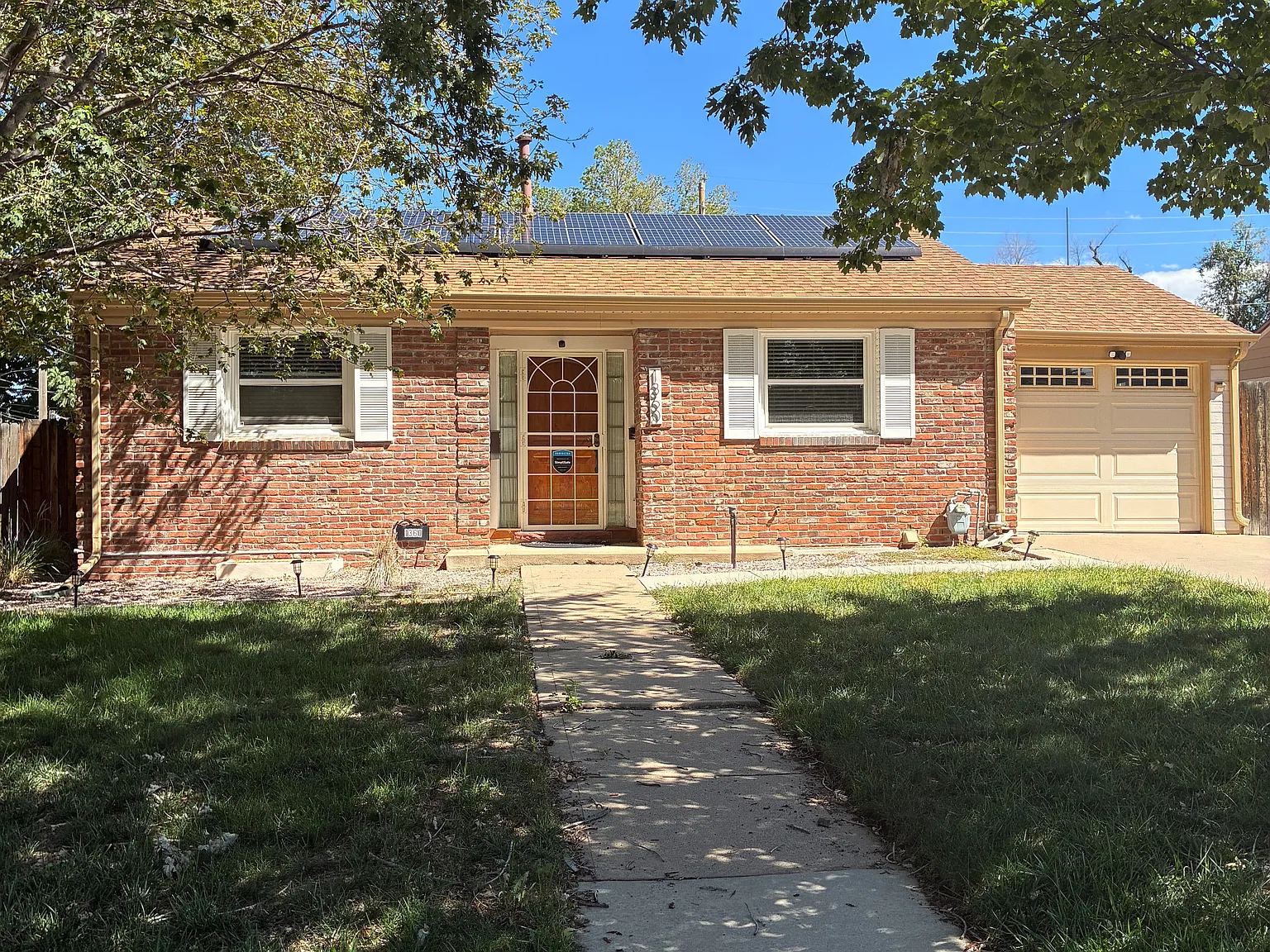 3 bed, 2003 sqft, $1,000 — Photo 1