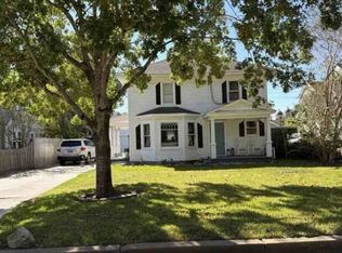 613 Fahrenthold St, El Campo, TX 77437